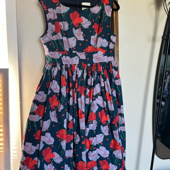 Modcloth Dresses & Skirts - Modcloth Deep Green and Red Floral Midi Dress